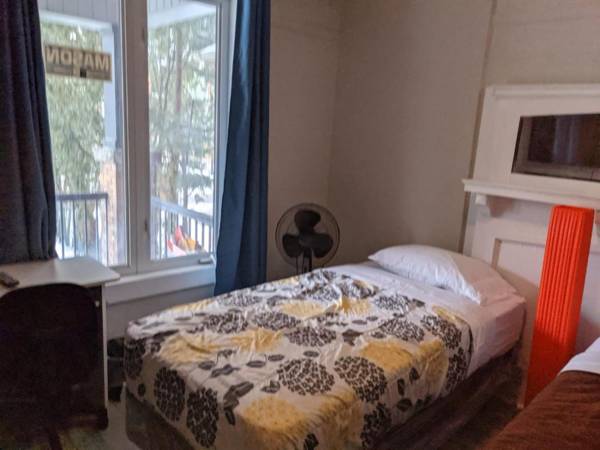 Toronto Furnished Living Rooms