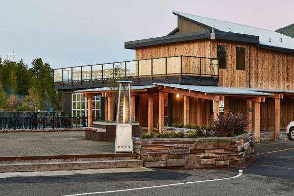 Tofino Resort + Marina