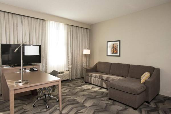 Workspace - Hampton Inn & Suites by Hilton Thunder Bay