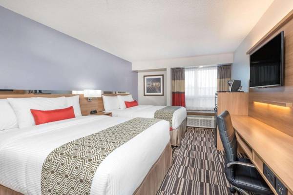 Workspace - Microtel Inn & Suites by Wyndham Sudbury