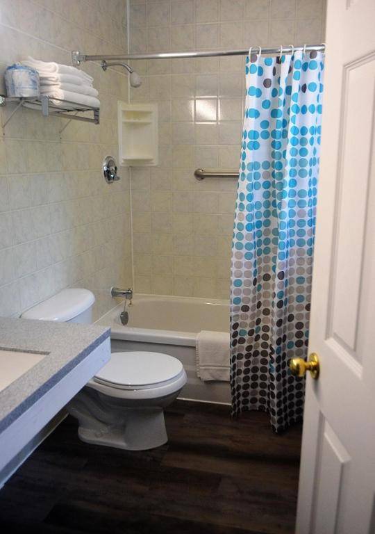 Stratford Suburban Motel