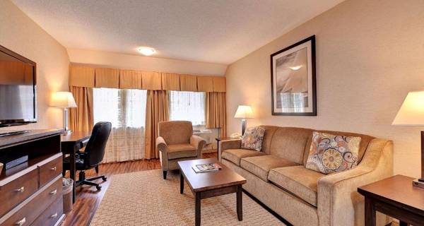 Best Western Plus Emerald Isle Hotel