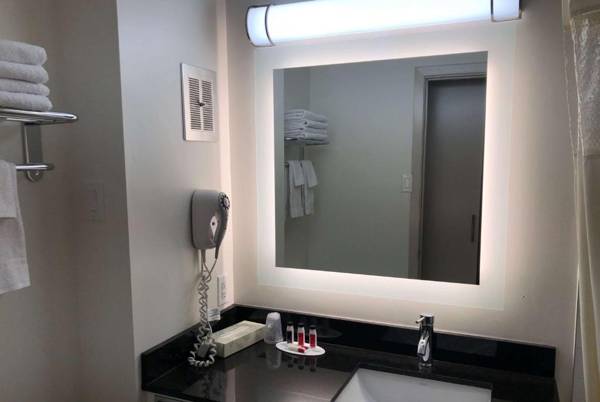 Howard Johnson by Wyndham Sault Ste Marie ON
