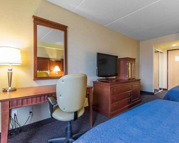 Workspace - Quality Inn & Suites Bay Front