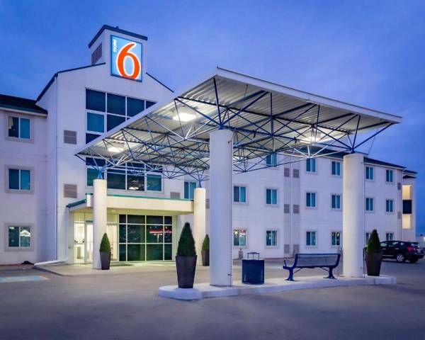 Motel 6-Saskatoon SK