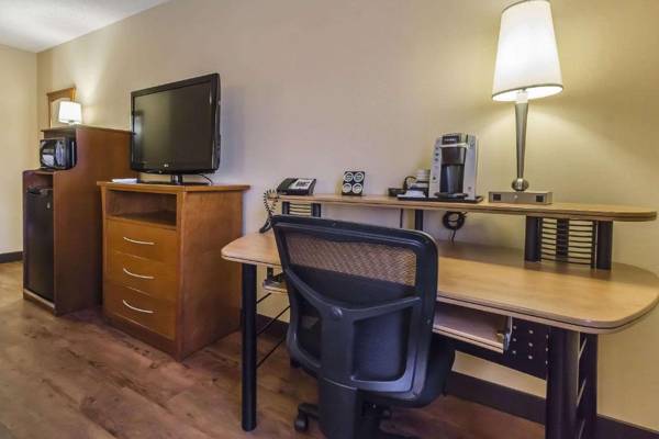 Workspace - Quality Inn & Suites Saskatoon