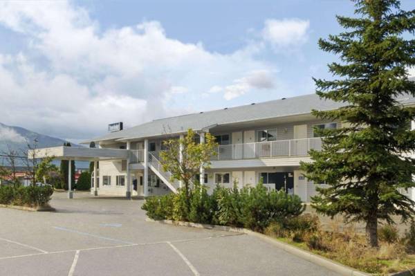 Travelodge by Wyndham Salmon Arm BC