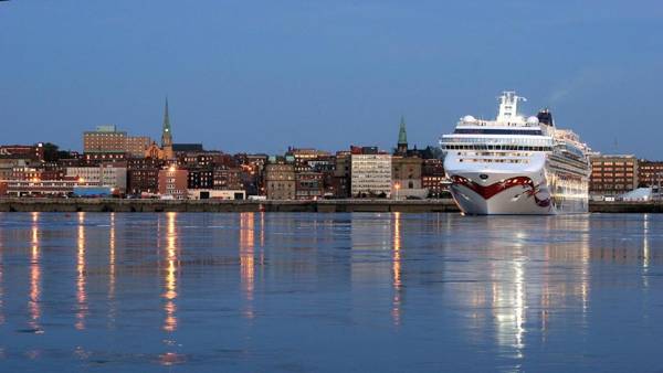 Holiday Inn Express Hotel & Suites Saint John Harbour Side an IHG Hotel