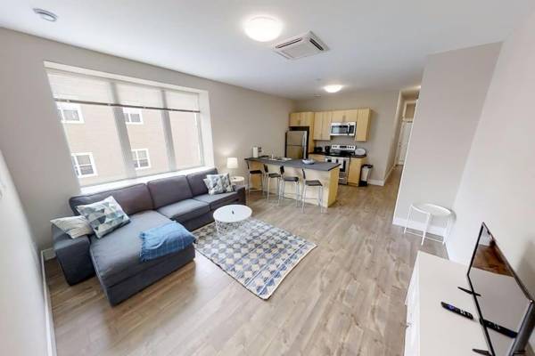 Premium Condo Heart of Uptown Location Parking Coffee