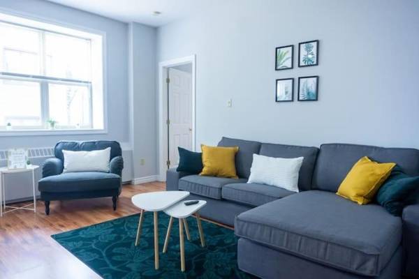 NEW Large Luxurious 2BR Condo in the Heart of Uptown Coffee Wifi