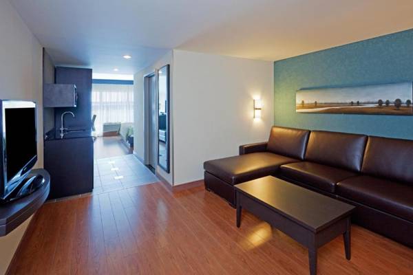 Holiday Inn Express Hotel & Suites Saint - Hyacinthe an IHG Hotel