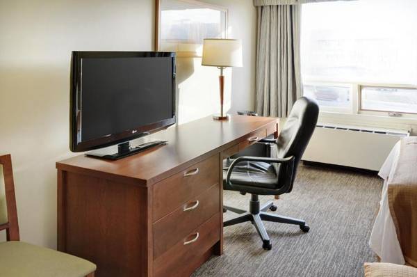 Workspace - Travelodge Hotel by Wyndham Vancouver Airport