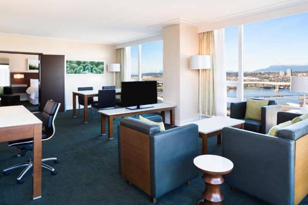 Workspace - The Westin Wall Centre Vancouver Airport