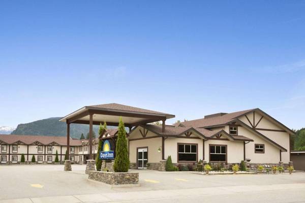 Days Inn & Suites by Wyndham Revelstoke