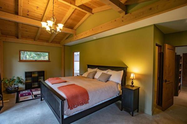 Whyte Mountain Chalet by Revelstoke Vacations