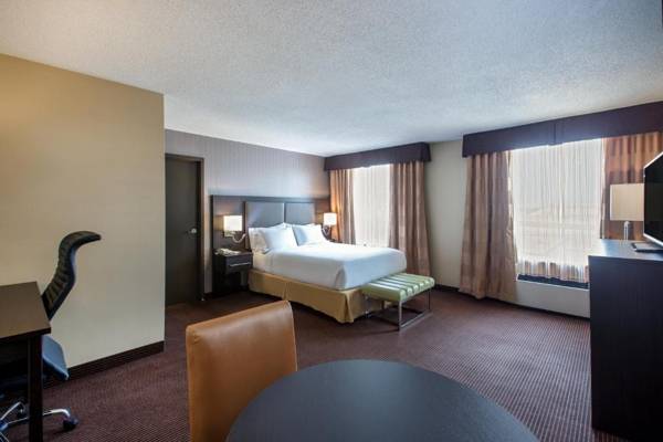 Workspace - Holiday Inn Express & Suites Regina Downtown an IHG Hotel