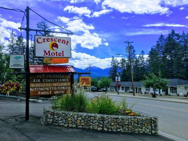 Crescent Motel