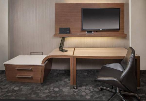 Workspace - Courtyard by Marriott Prince George