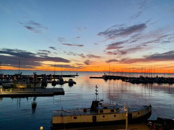 Paradise Inn On the Beach