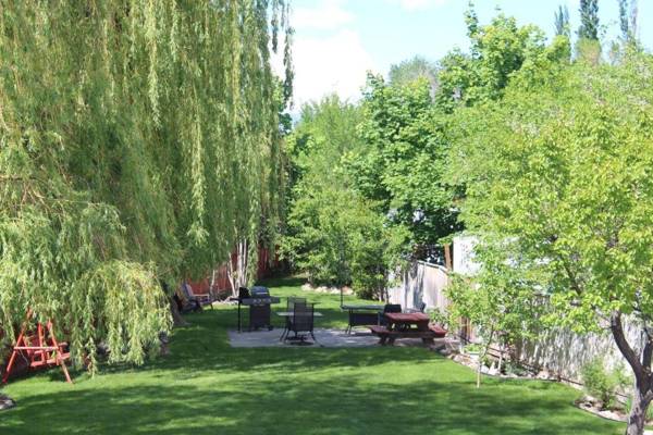 Lakeside Villa Inn & Suites