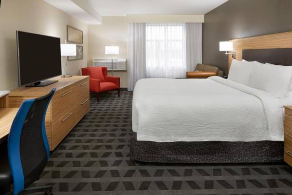 Workspace - TownePlace Suites by Marriott Oshawa