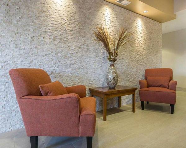 Comfort Inn & Suites Edmonton International Airport