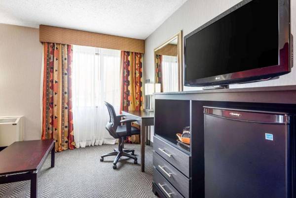 Quality Inn & Suites Toronto West 401-Dixie