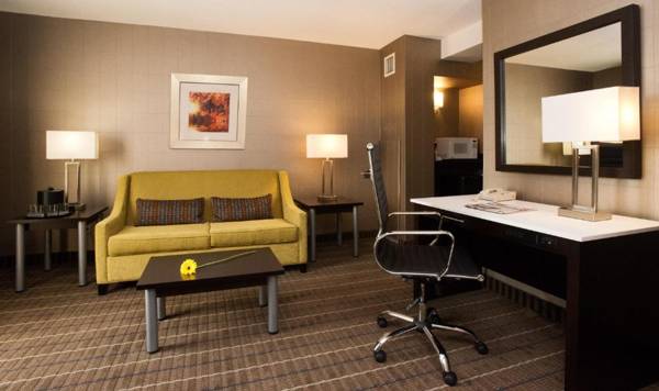 Workspace - Holiday Inn & Suites Mississauga West - Meadowvale an IHG Hotel