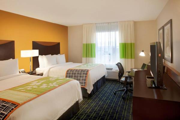 Workspace - Fairfield Inn & Suites by Marriott Toronto Mississauga