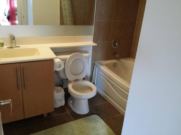 2 Bedroom 1 Bathroom Prime Location in Mississauga