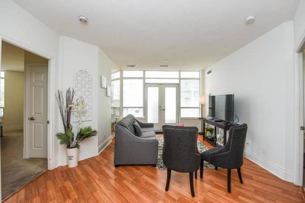 Amazing 2BR & 2BTH - Near Square One Mall