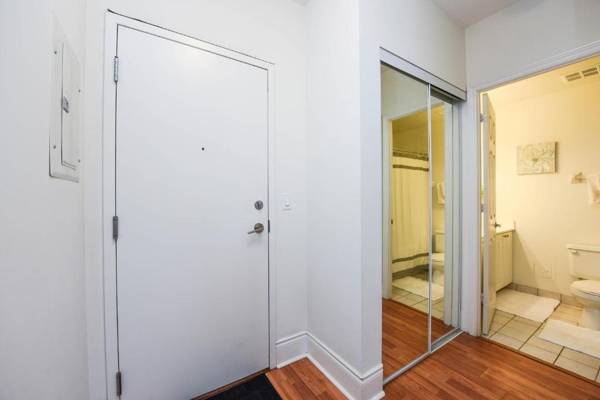 Amazing 2BR & 2BTH - Near Square One Mall