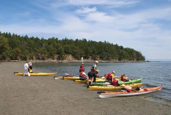 Mayne Island Resort