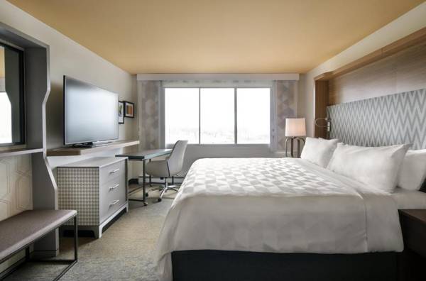 Workspace - Holiday Inn Montreal Longueuil an IHG Hotel