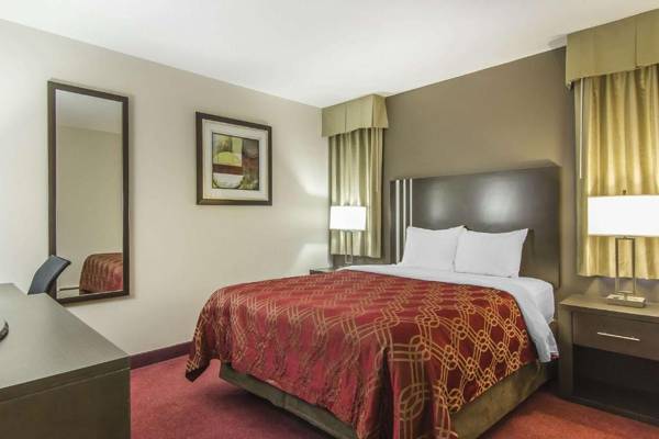 Econo Lodge Inn and Suites Lethbridge