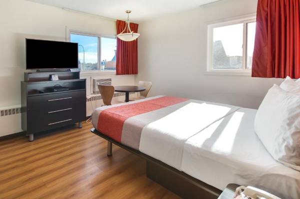 Motel 6-Lethbridge AB