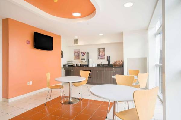 Motel 6-Kingston ON