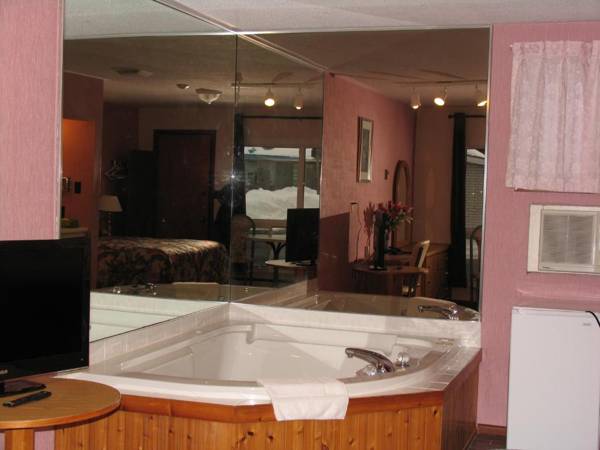Seven Oakes Motel