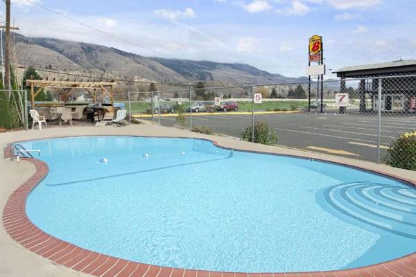 Super 8 by Wyndham Kamloops East