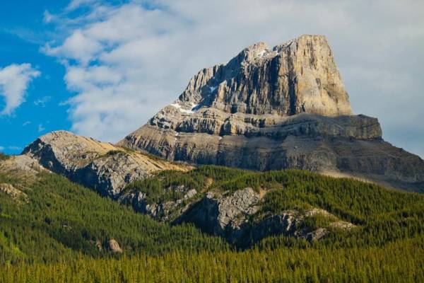 Overlander Mountain Lodge
