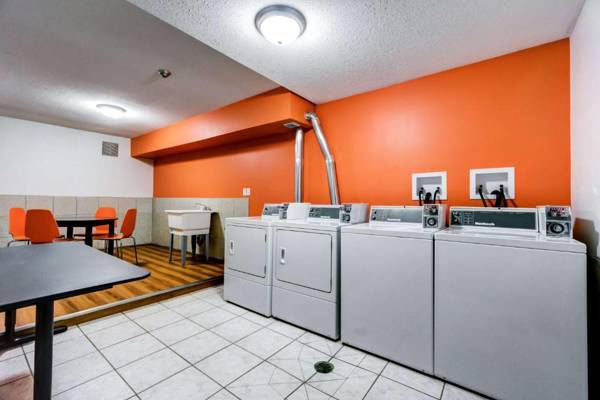 Motel 6-Innisfail AB