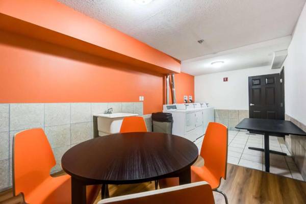 Motel 6-Innisfail AB