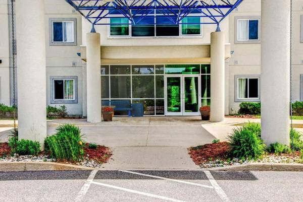 Motel 6-Huntsville ON