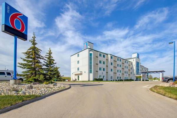 Motel 6-Grande Prairie AB