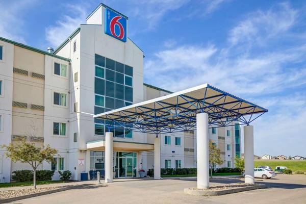 Motel 6-Grande Prairie AB