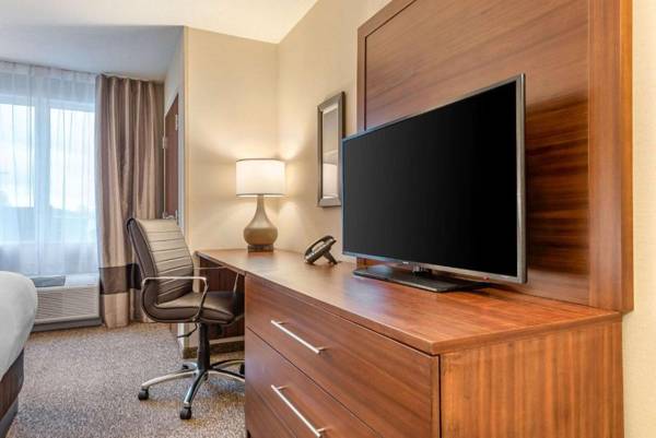 Workspace - Comfort Inn & Suites