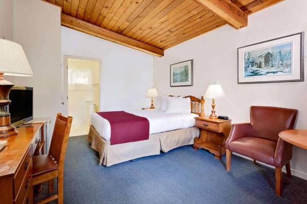 Ramada by Wyndham Gananoque Provincial Inn