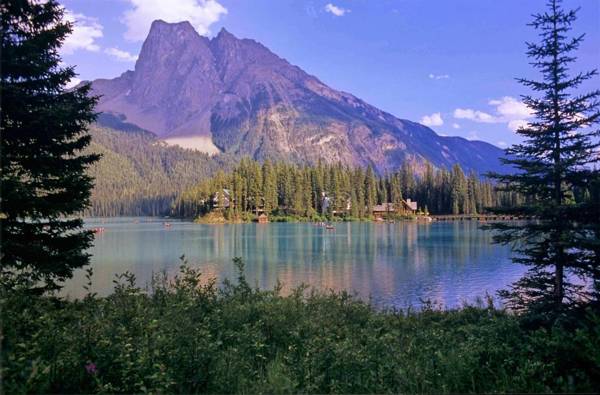 Emerald Lake Lodge