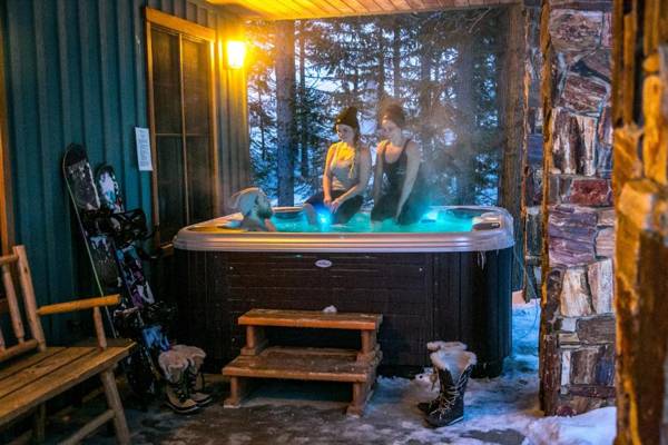 Snow Creek Cabins by Fernie Lodging Co