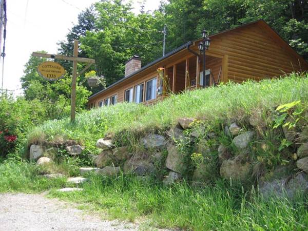 Cottages du Lac Orford Cottage A Côté Raquettes Cottage B Côté Skis